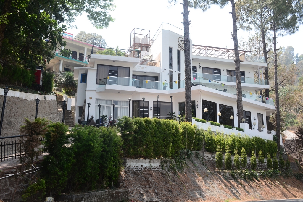 best hotel in nainital for family