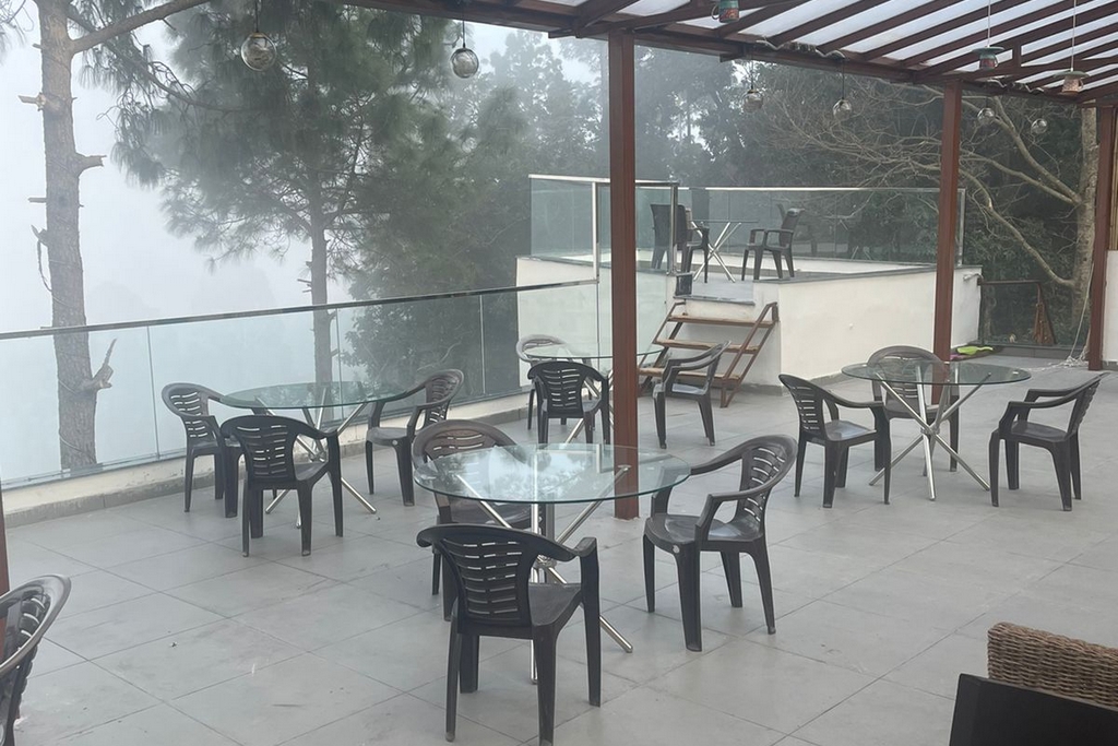 Best 4* Luxury hotels in nainital near lake